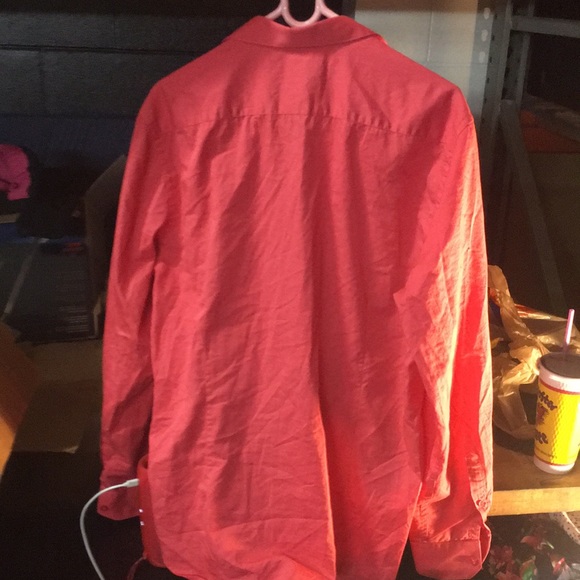 LE CHATEAU salmon Color mens dress shirt very good condition - Picture 3 of 3